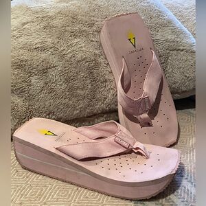 Y2K Volatile wedge flip flops